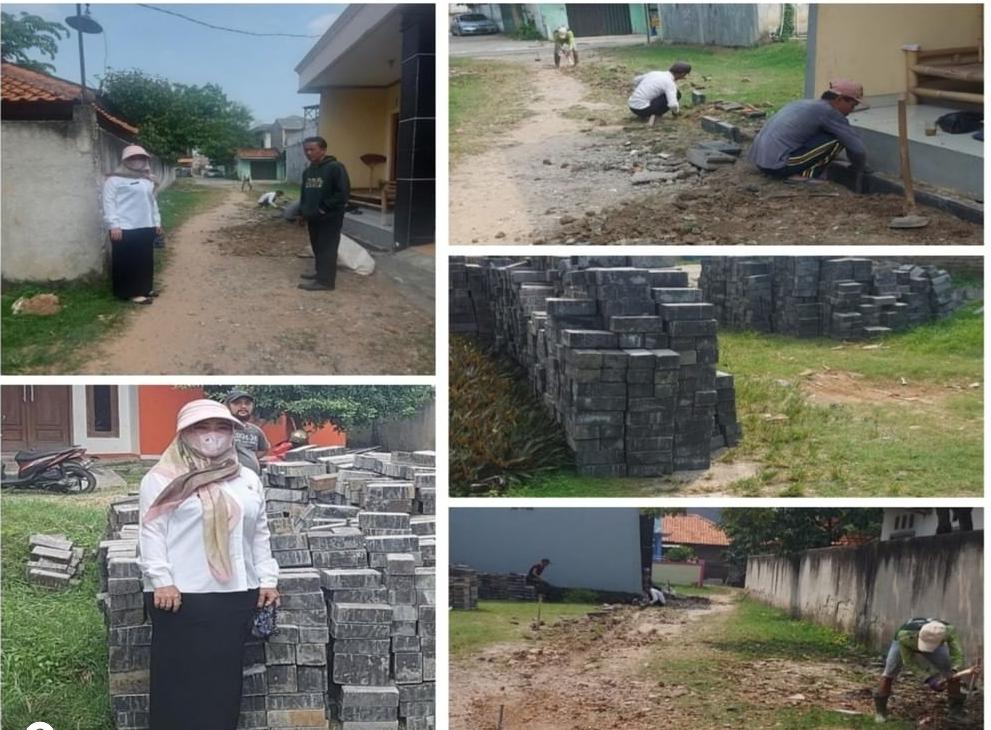 Kasi Ekbang monitoring pekerjaan Paving Blok  di RT 002/006